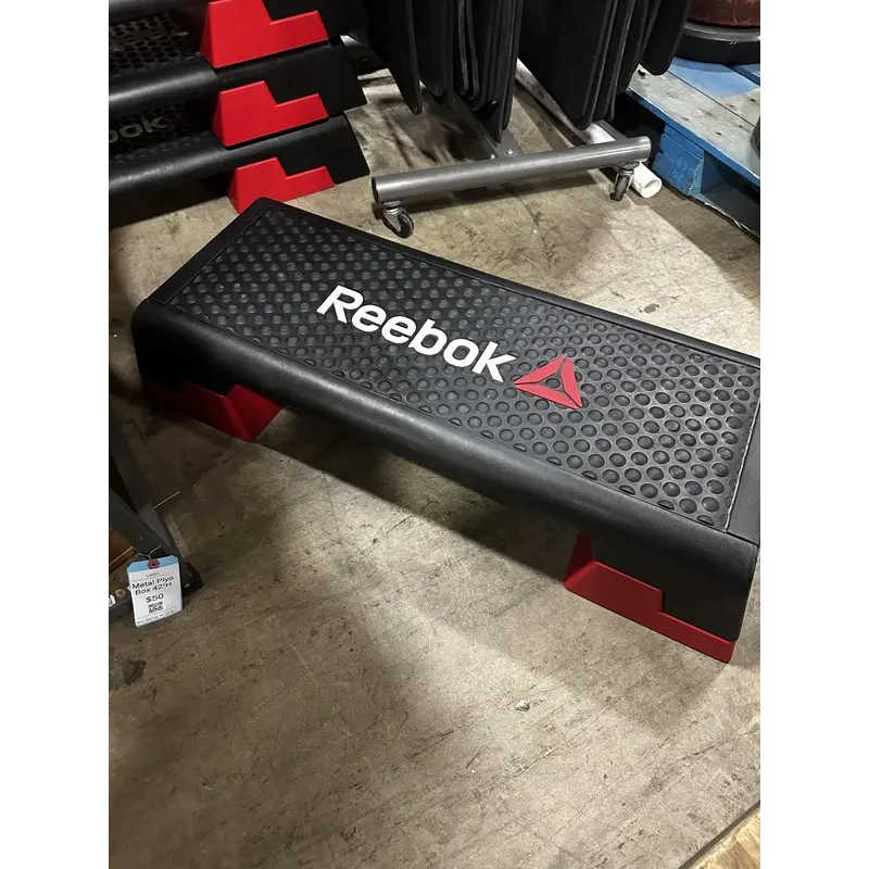 Used Reebok Step (Red/Black)