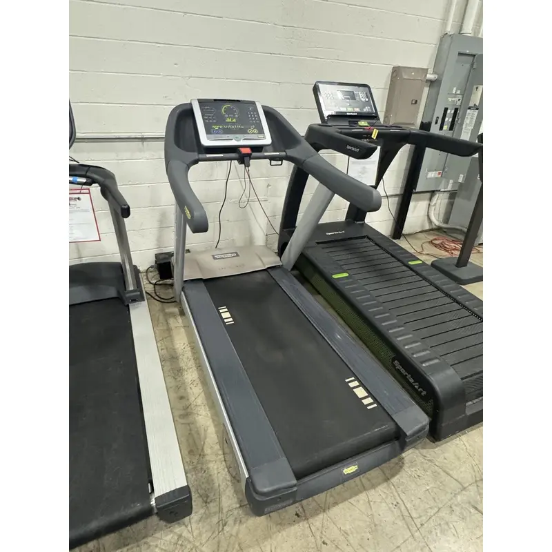 Technogym Excite RUN 1000 Med Treadmill-USED