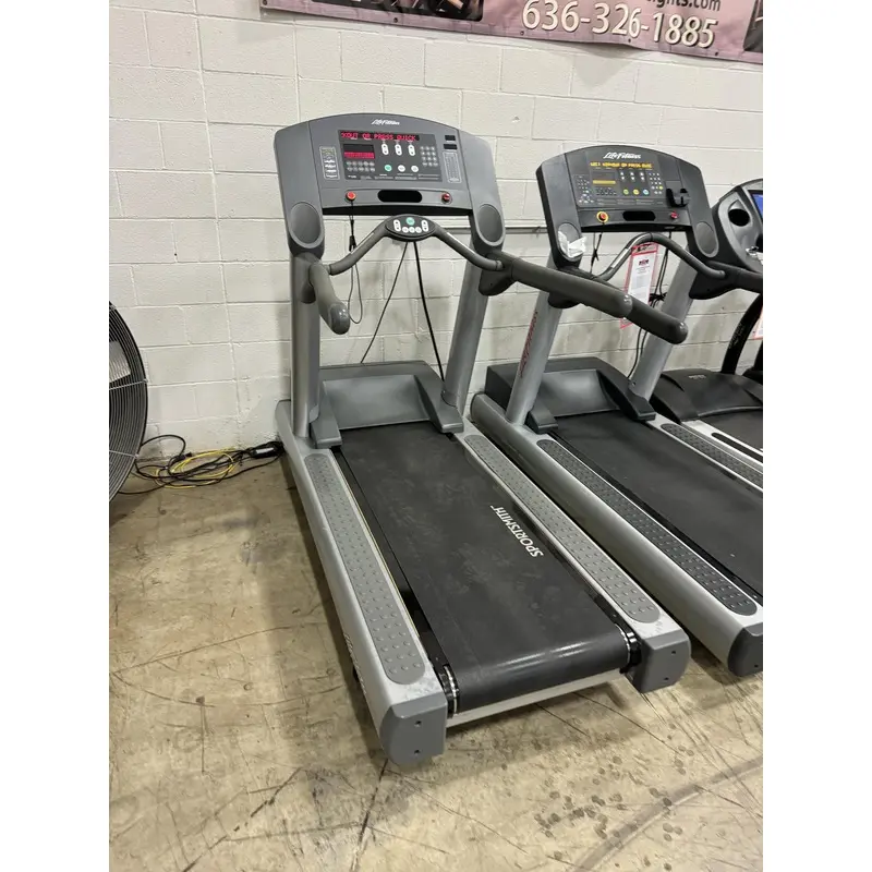 Life Fitness 97Ti Treadmill-USED