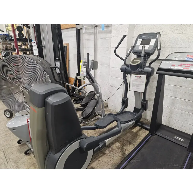 Life Fitness 95Xi Elliptical - Used
