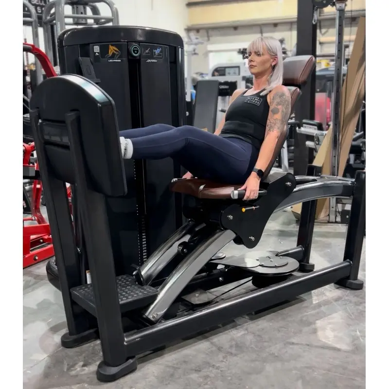 Life Fitness Insignia Series Arc Leg Press (2025 Model)